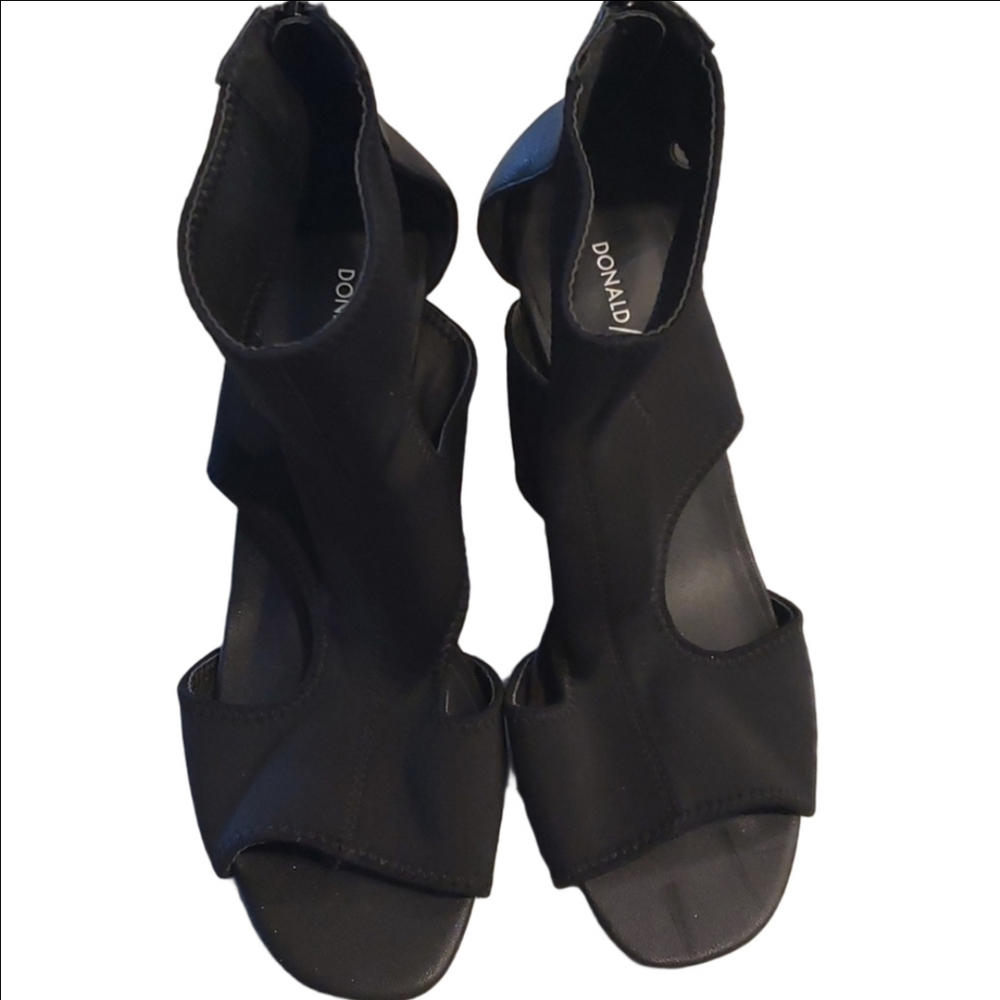 Donald Pliner Valeri Stretch Bootie cutout heel peep toe